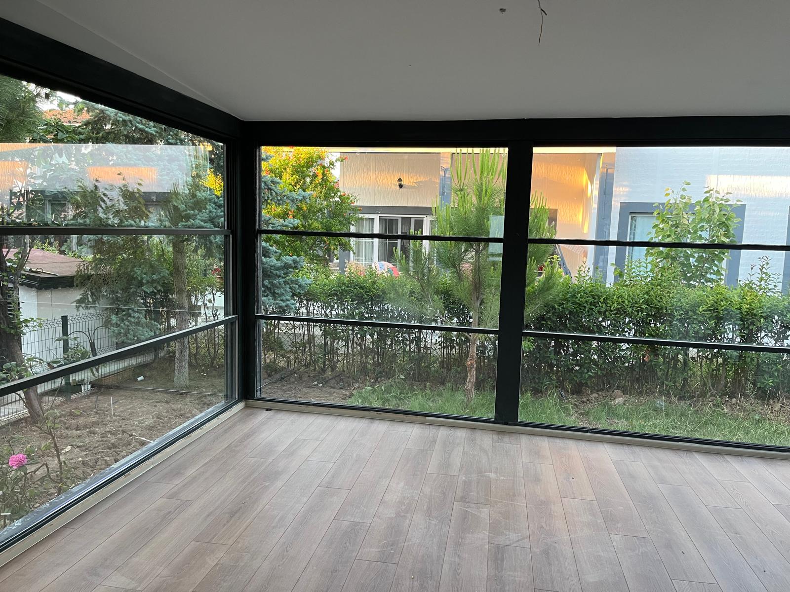 Kış Bahçesi Ve Giyotin 76